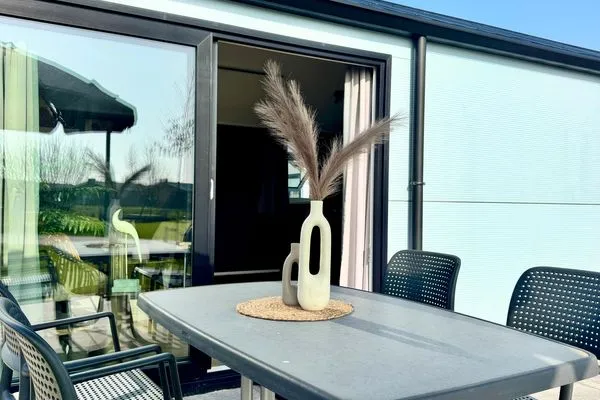  EuroParcs De IJssel Eilanden Chalet Reevemeer mit Steg IJE511