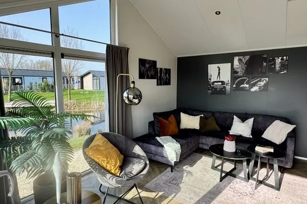  EuroParcs De IJssel Eilanden Chalet Reevemeer mit Steg IJE511