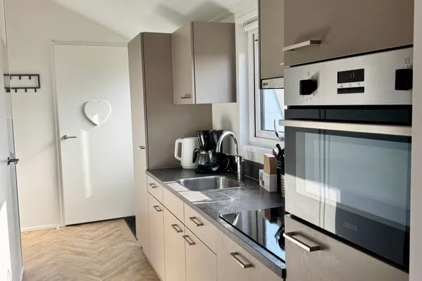  EuroParcs De IJssel Eilanden Chalet Reevemeer mit Steg IJE511