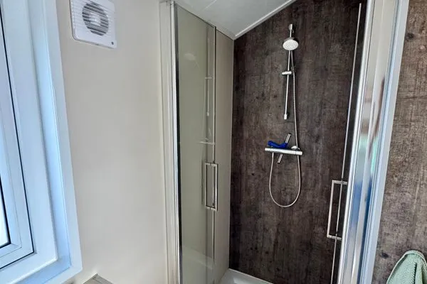  EuroParcs De IJssel Eilanden Chalet Reevemeer mit Steg IJE511