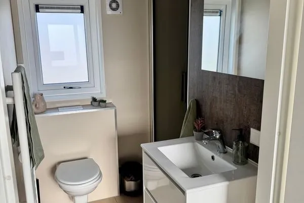  EuroParcs De IJssel Eilanden Chalet Reevemeer mit Steg IJE511