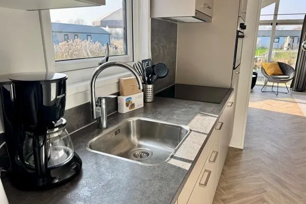  EuroParcs De IJssel Eilanden Chalet Reevemeer mit Steg IJE511