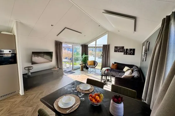  EuroParcs De IJssel Eilanden Chalet Reevemeer mit Steg IJE511