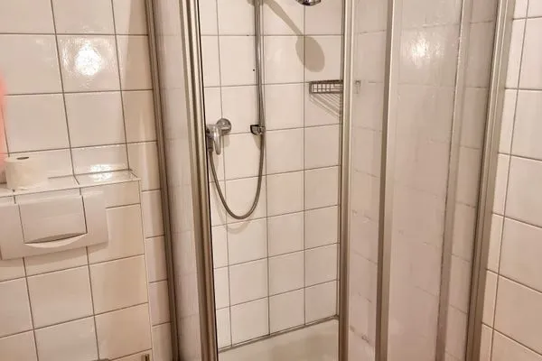 Badezimmer  Ferienwohnung Laura - am Wieker Bodden gelegen