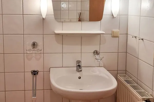 Badezimmer  Ferienwohnung Laura - am Wieker Bodden gelegen