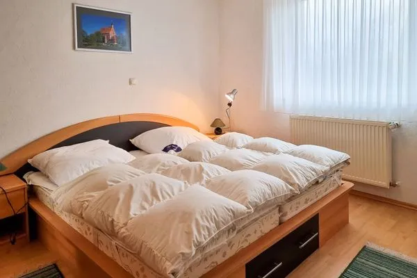 Schlafzimmer  Ferienwohnung Laura - am Wieker Bodden gelegen