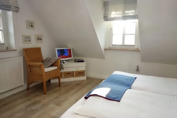 Schlafzimmer  Eulenkamp 8 a - DHH links