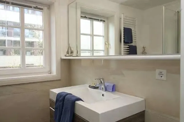 Badezimmer  Eulenkamp 8 a - DHH links