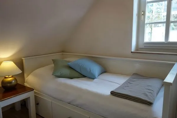 Schlafzimmer  Eulenkamp 8 a - DHH links