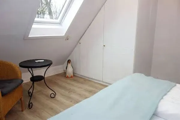 Schlafzimmer  Eulenkamp 8 a - DHH links