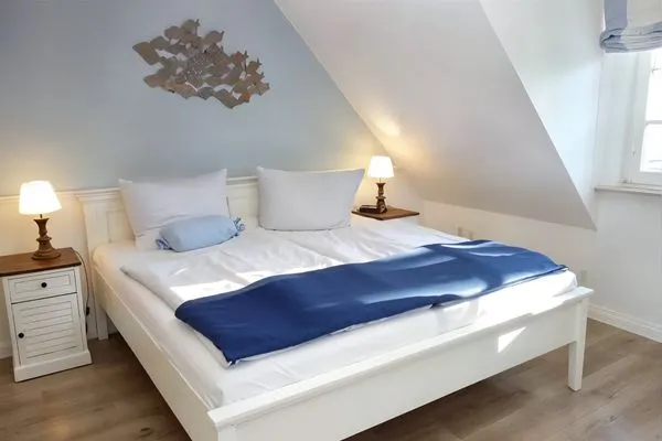 Schlafzimmer  Eulenkamp 8 c - DHH rechts