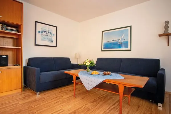Wohnzimmer Zedeliusstraße 14 Ambiente Whg. 05
