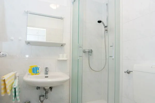 Badezimmer Zedeliusstraße 14 Ambiente Whg. 05