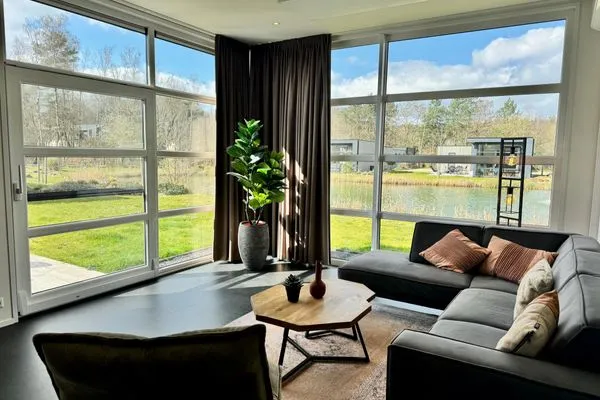  EuroParcs Maasduinen Chalet Seeblick mit Airco, Hunde willkommen