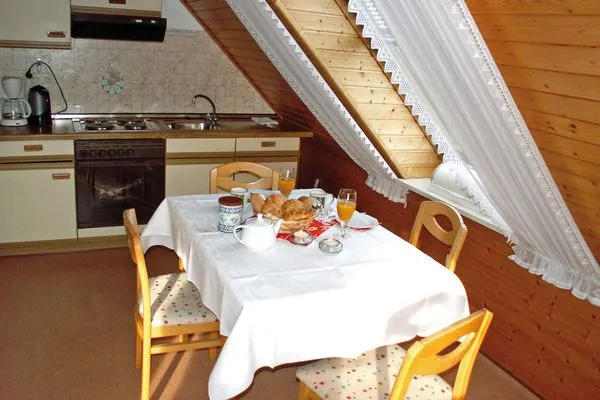Küche mit Eßbereich Haus Huber Backbord Whg. 01