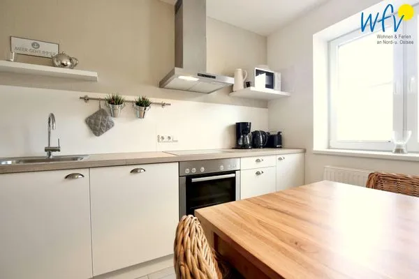 Küche (mit alten Stühlen) Alte Feuerwache Ferienwohnung 4