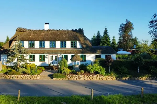 Hauptansicht  Grüne Wiese