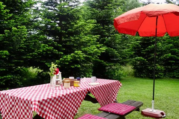 Fassade / Eingang  Tannengrün