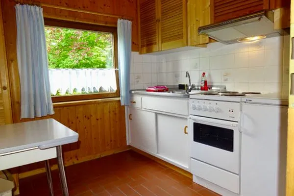 Küche / Küchenzeile  Tannengrün