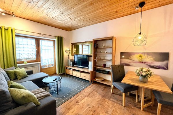  Ferienwohnung Forggenseeblick Ferienwohnungen in Schwangau - Wohnzimmer