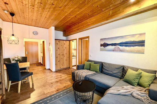  Ferienwohnung Forggenseeblick Ferienwohnungen in Schwangau - Wohnzimmer