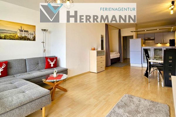  Ferienappartement Panoramablick Ferienwohnungen in Hopfen am See - Wohnzimmer