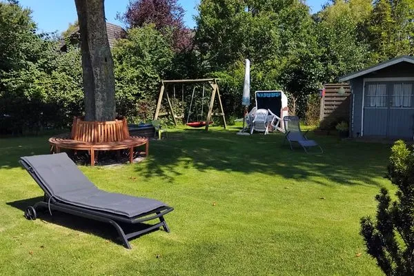 Gartenblick  Ferienwohnung Feddersen