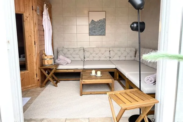 Sauna mit Lounge-Bereich im Außenbereich  Landhaus Markerup