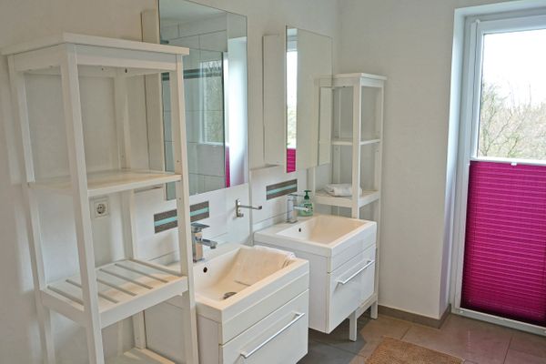  Sonnenhaus Tating - Badezimmer