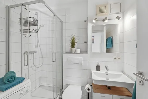 Badezimmer mit Dusche  Hafenstrasse 34 - Wohnung 5