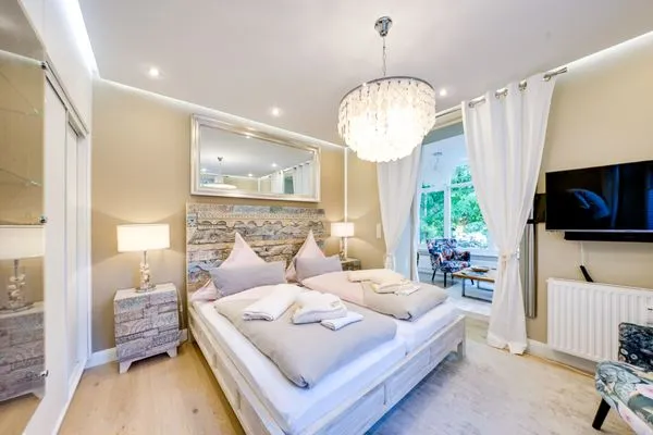 Schlafzimmer  Wald & Meer Apartments, FeWo II: Waldblick