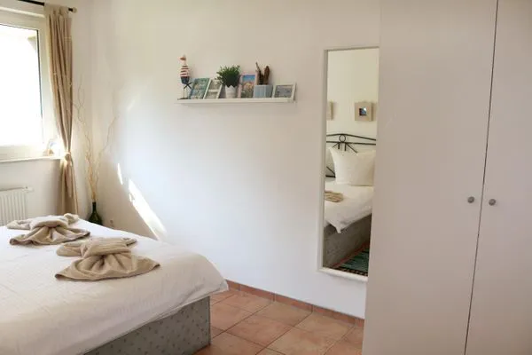 Schlafzimmer I (Bettwäsche und Handtücher gegen Aufpreis)  Bernstein