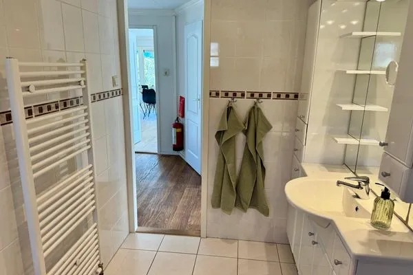  EuroParcs Schoneveld / Breskens Huis Zeemeeuw mit Zaun Haus Nr. J250