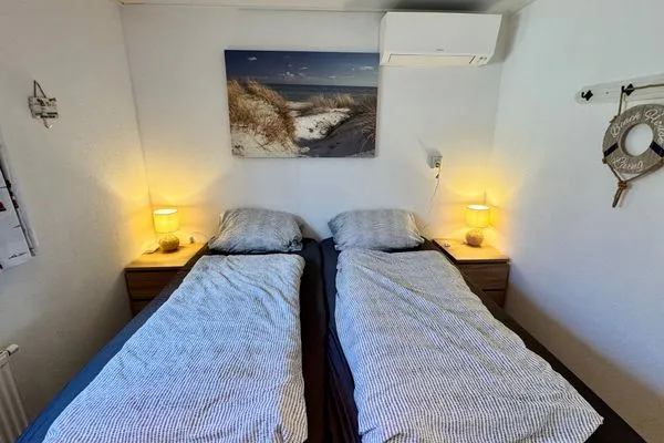  EuroParcs Schoneveld / Breskens Huis Zeemeeuw mit Zaun Haus Nr. J250