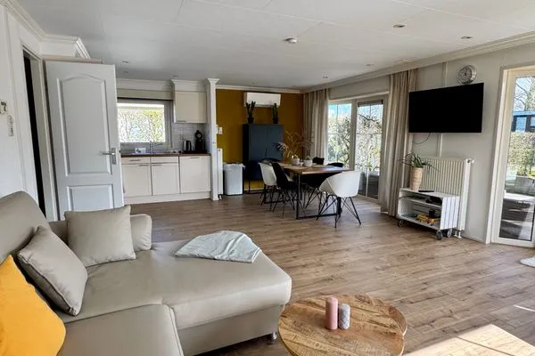  EuroParcs Schoneveld / Breskens Huis Zeemeeuw mit Zaun Haus Nr. J250