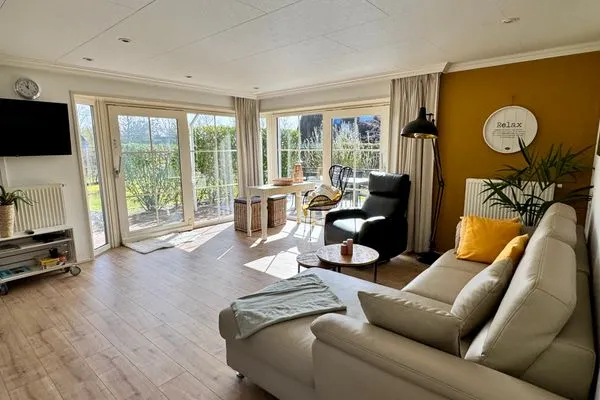  EuroParcs Schoneveld / Breskens Huis Zeemeeuw mit Zaun Haus Nr. J250