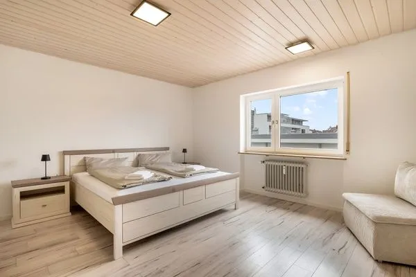 Ferienhaus Bahnhofstrasse Ferienwohnung Abendsonne Langenargen - Schlafzimmer - Doppelbett