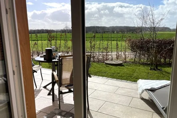 Terrasse mit Blick über die Felder  Ferienhaus Landliv Stuuv