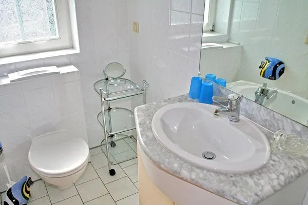 Bad mit WC und Dusche  Haus Weststrand W1