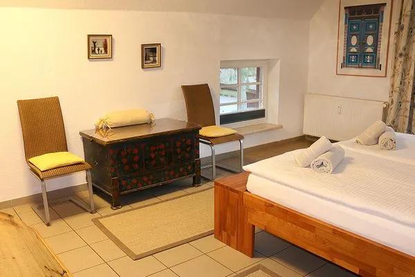 Stauraum in Truhen und Kleiderschrank  Reichenbach