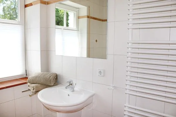 Bad mit Dusche und WC Zum Leuchtturm Wohnung 7