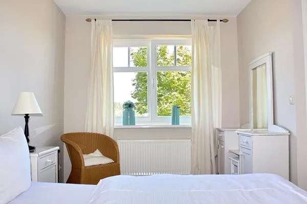 Schlafzimmer mit Blick auf den Bodden  Krabbenort