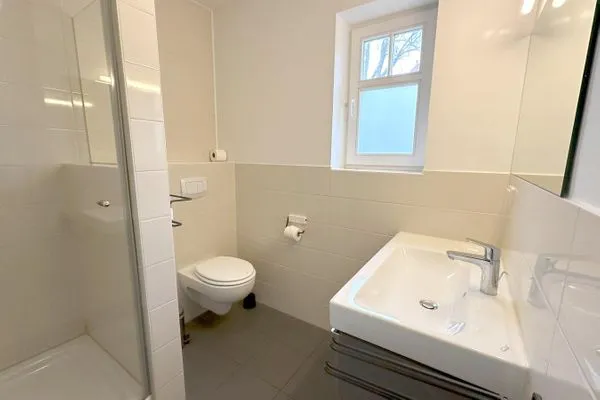 Bad mit Dusche und WC  Krabbenort