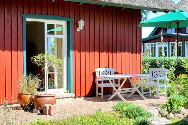 Südterrasse mit Gartenmöbeln  Krabbenort