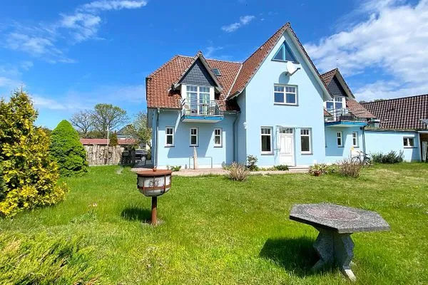 Südseite des Hauses mit Grundstück  Sunshine