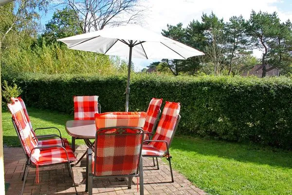für sonnige Stunden im Garten  Maksim