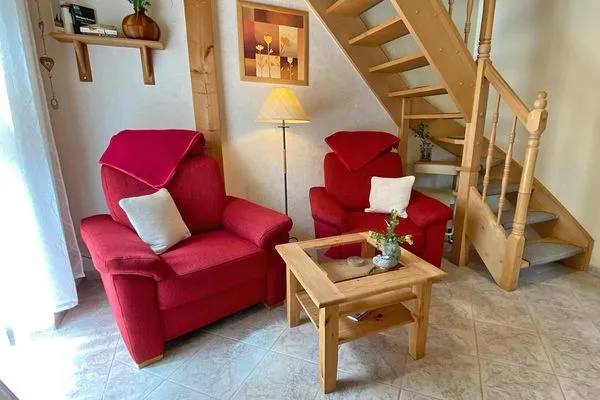 Treppe zum Obergeschoß (Schlafzimmer & Bad)  Stichling