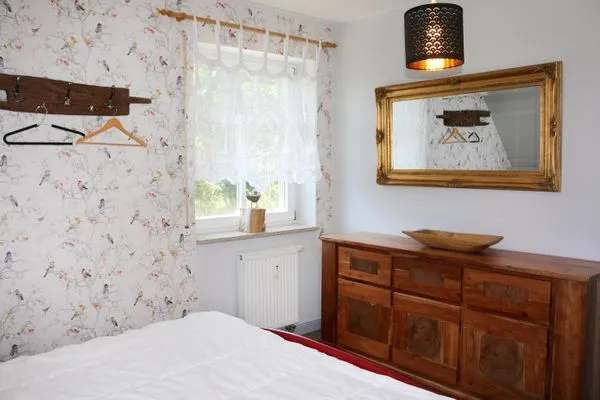 2. Ansicht Schlafzimmer (Größe der Betten: Standard, getrennte Matratze) Zum Leuchtturm Wohnung 9