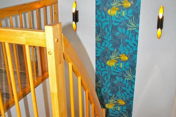 Treppe zum offenen Schlafbereich im Dachgeschoß Zum Leuchtturm Wohnung 9