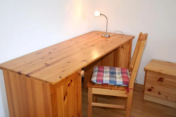kleiner Schreibtisch im Schlafzimmer I  Sommersprosse
